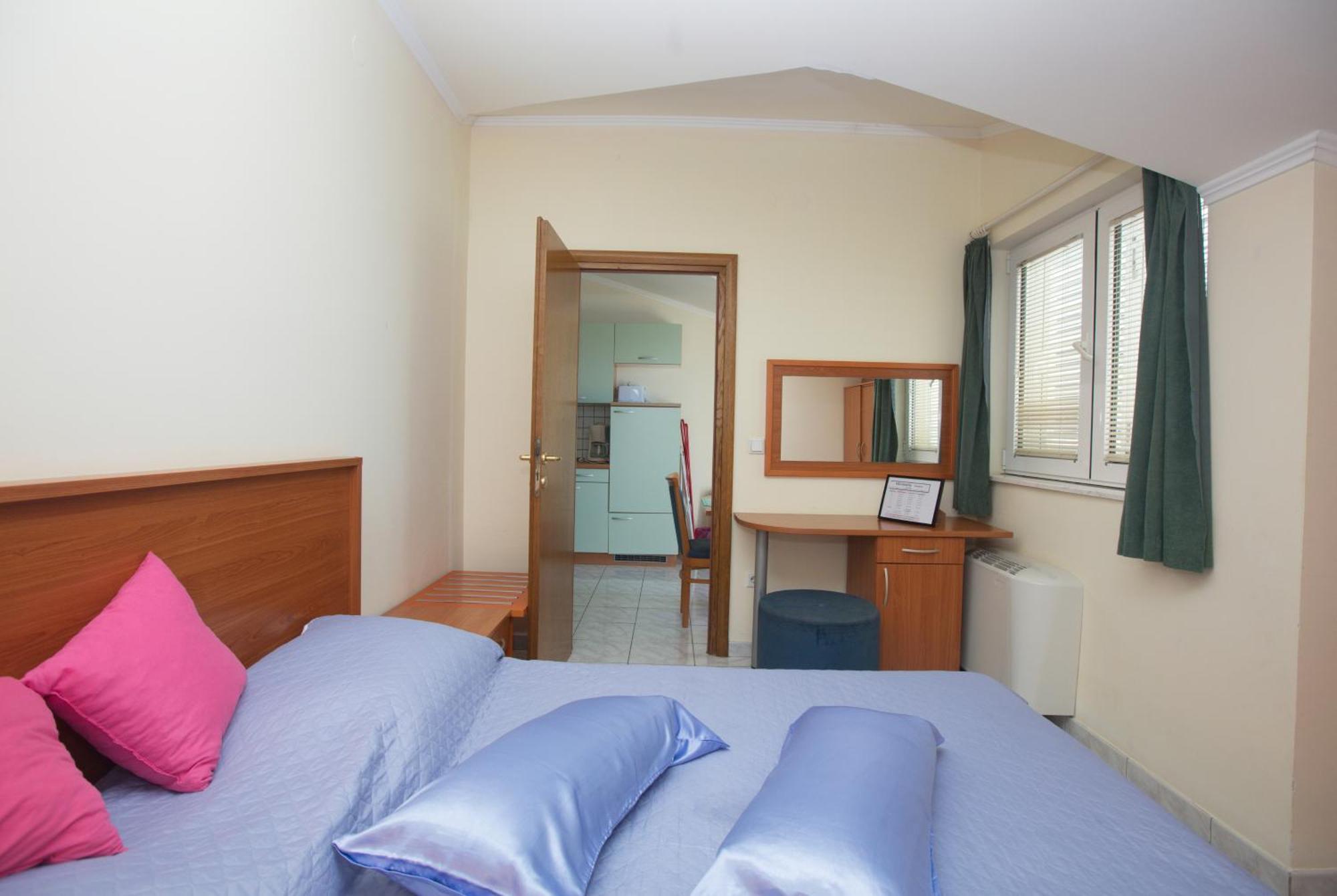 Family Friendly Seaside Apartments Brodarica, Sibenik - 15270 Cameră foto